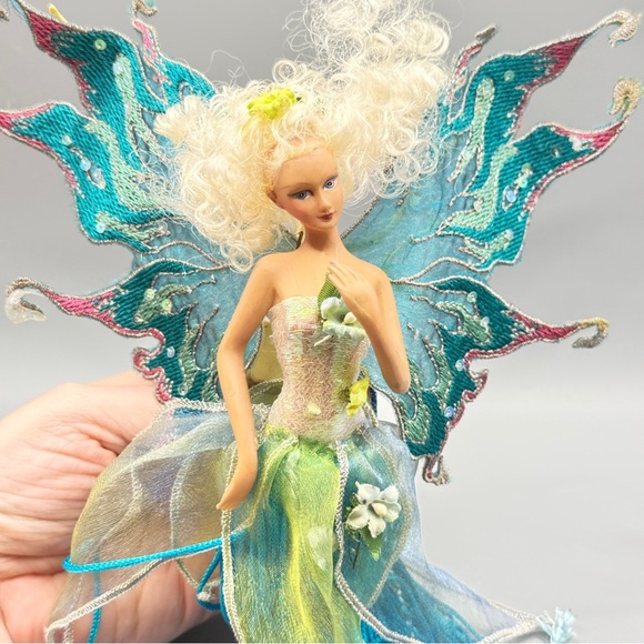 🧚 Handmade Fairy Nightlight Lamp – Iridescent Blue Green Fantasy Décor - Picture 3 of 7